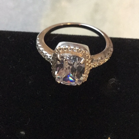 18K White Gold Filled Created Sapphire 💍Ring - Picture 2 of 9